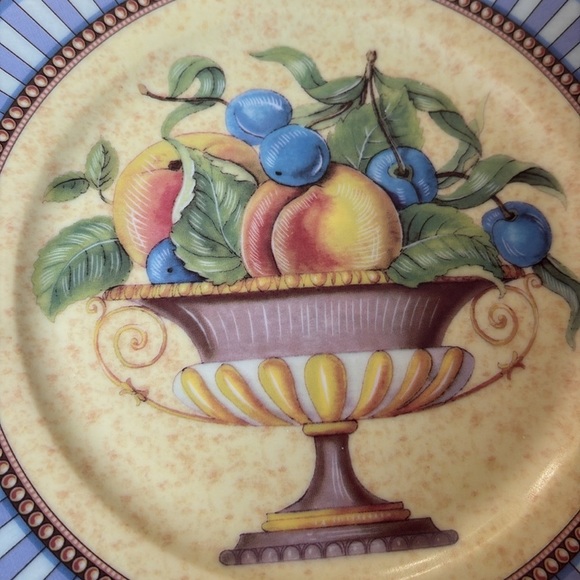 Set of 4 Porcelain 1855 Limoges Renaissance collection plates 7.75” dessert - Picture 8 of 14
